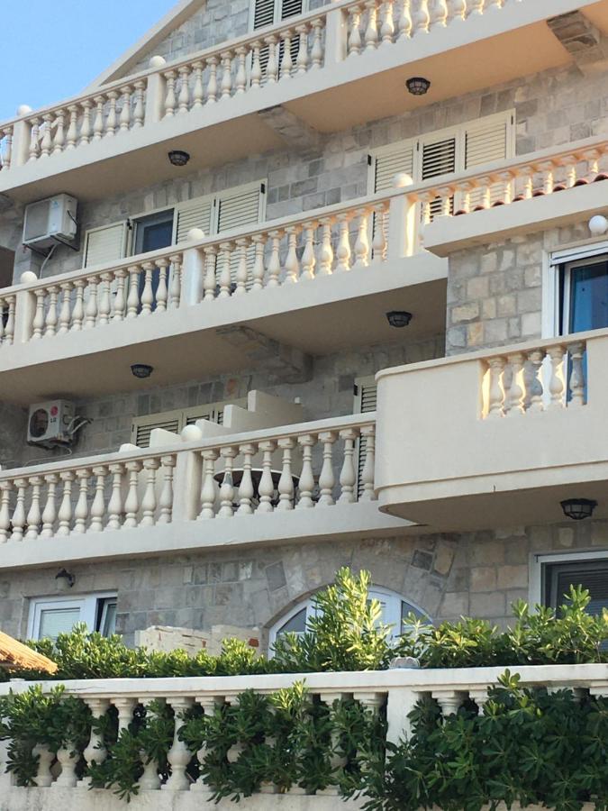 Apartments Palace Mira Mare ติวัต ภายนอก รูปภาพ